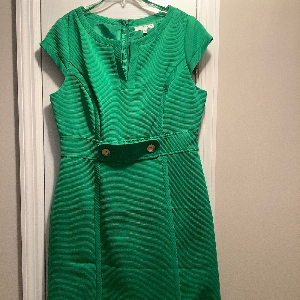 Green Studio One Size 12 dress